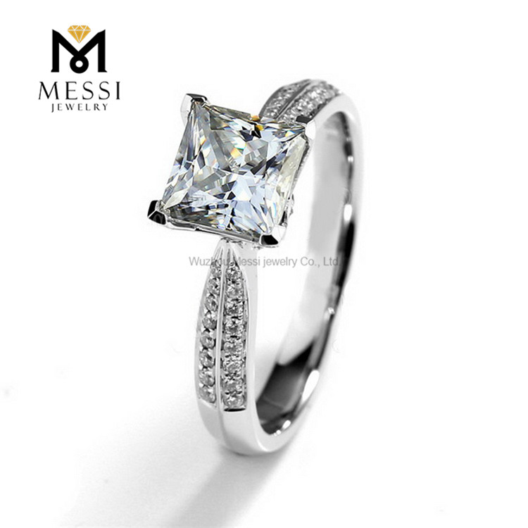 18k gold 1 carat white color princess cut lab grown diamond ring